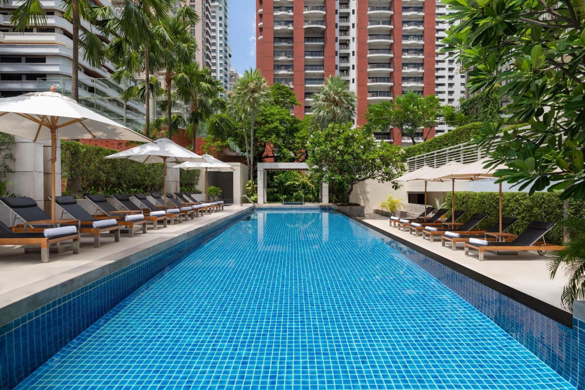Courtyard By Marriott Отель Бангкок