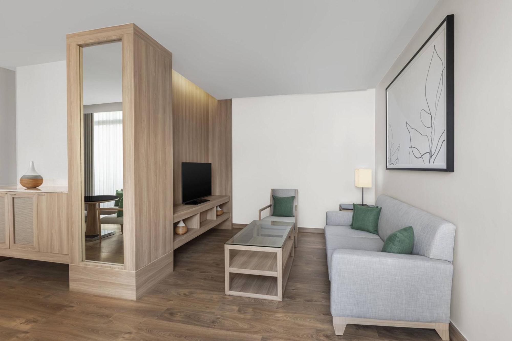 Courtyard By Marriott Отель 4*